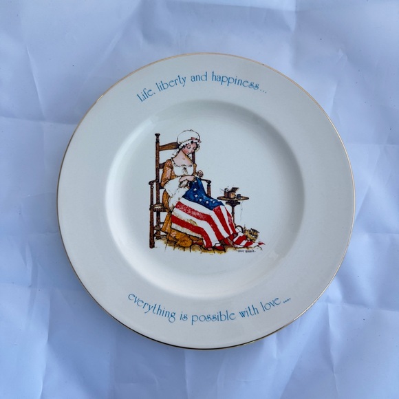 Holly Hobbie Bicentennial Plate - 1976 - Picture 1 of 3